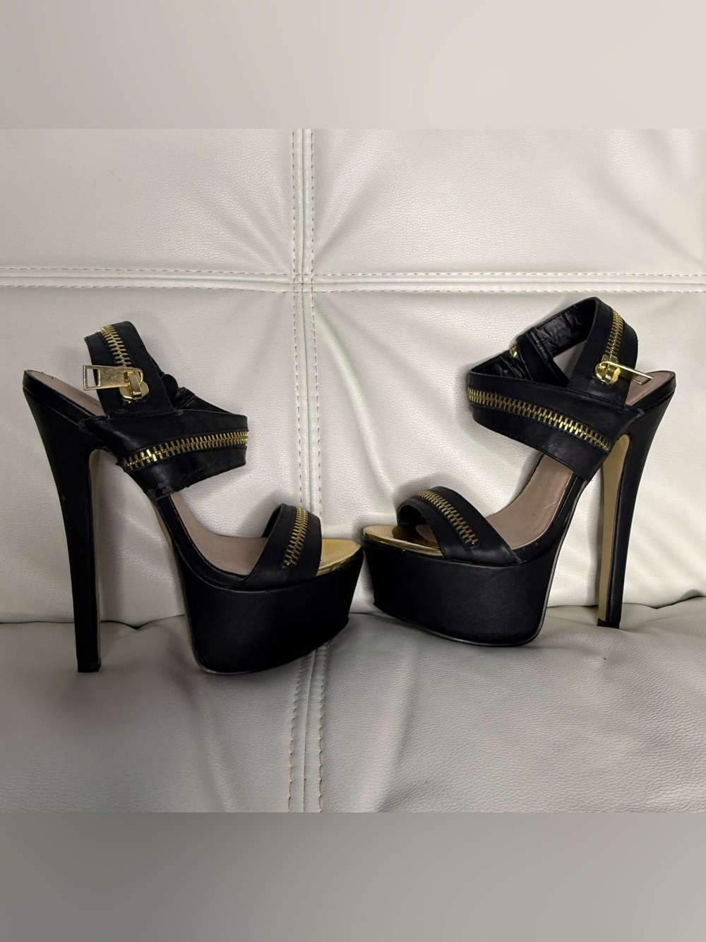 Zigi Soho Black Platform Sandals with Gold Zip Accents - Picture 5 of 9